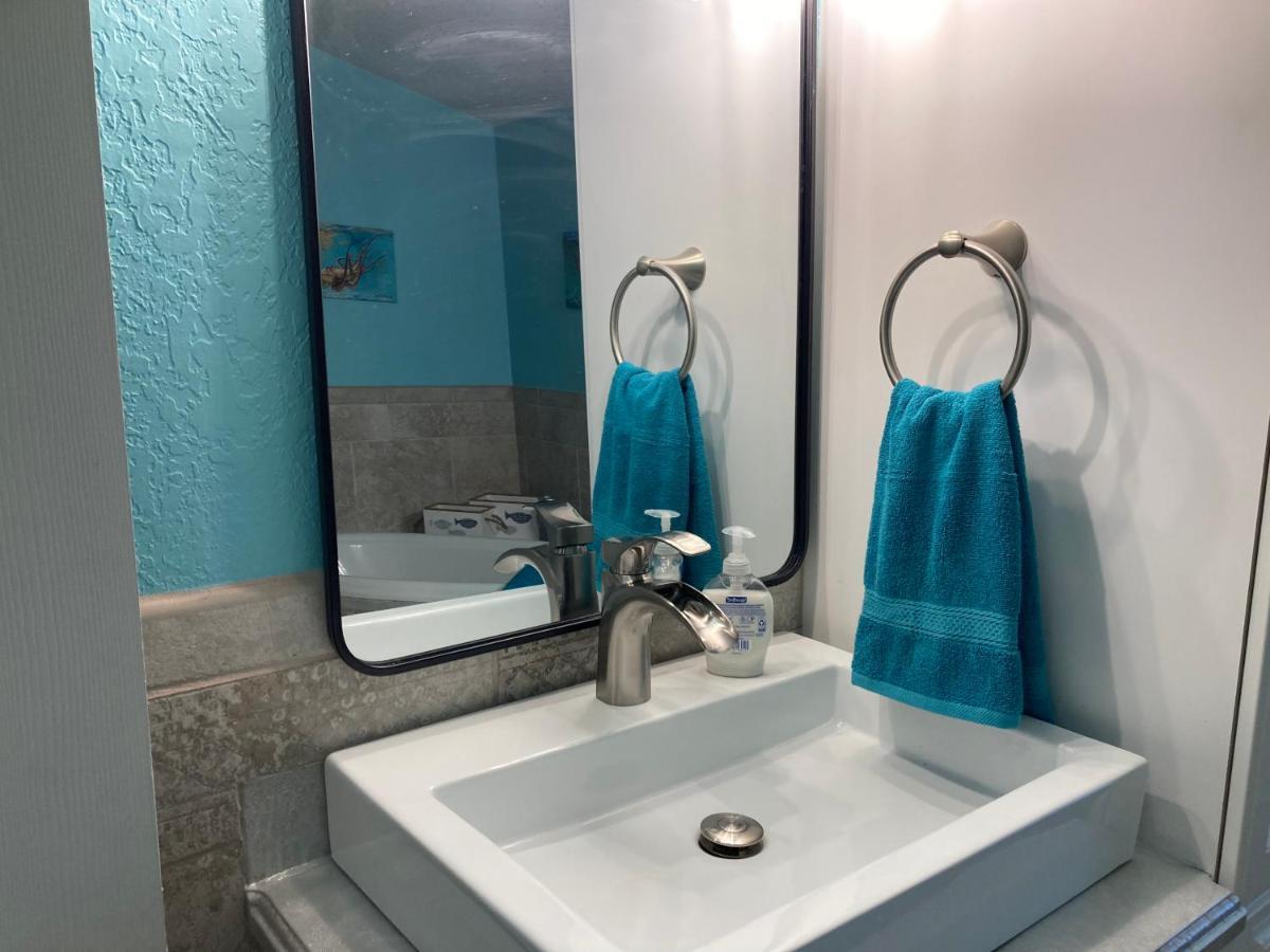 3Gulls Inn Ozona-Boutique Hotel-Steps From Restaurants & Brewery-Swimspa Pool-Pet Friendly بالم هاربور المظهر الخارجي الصورة